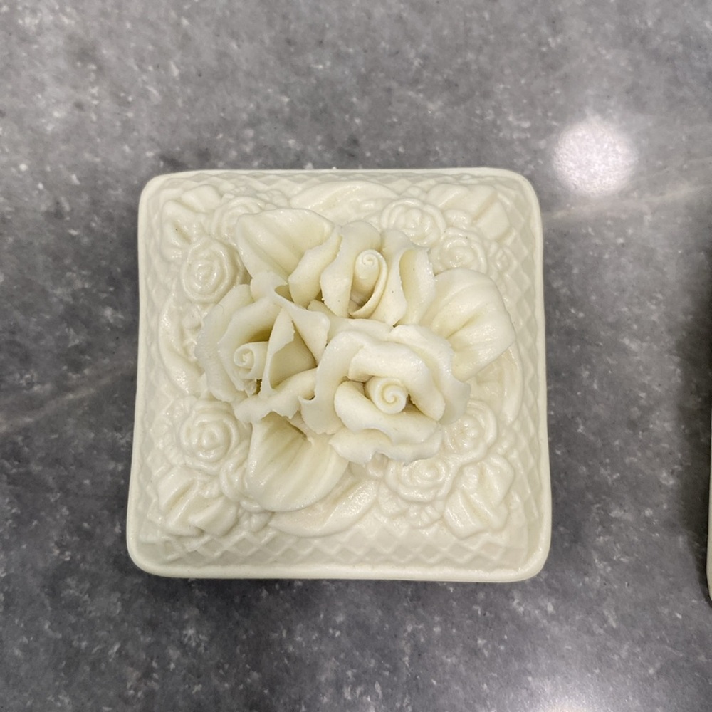 Elegant White Bisque Porcelain Floral Trinket Box. 2” x 2” - Picture 4 of 8